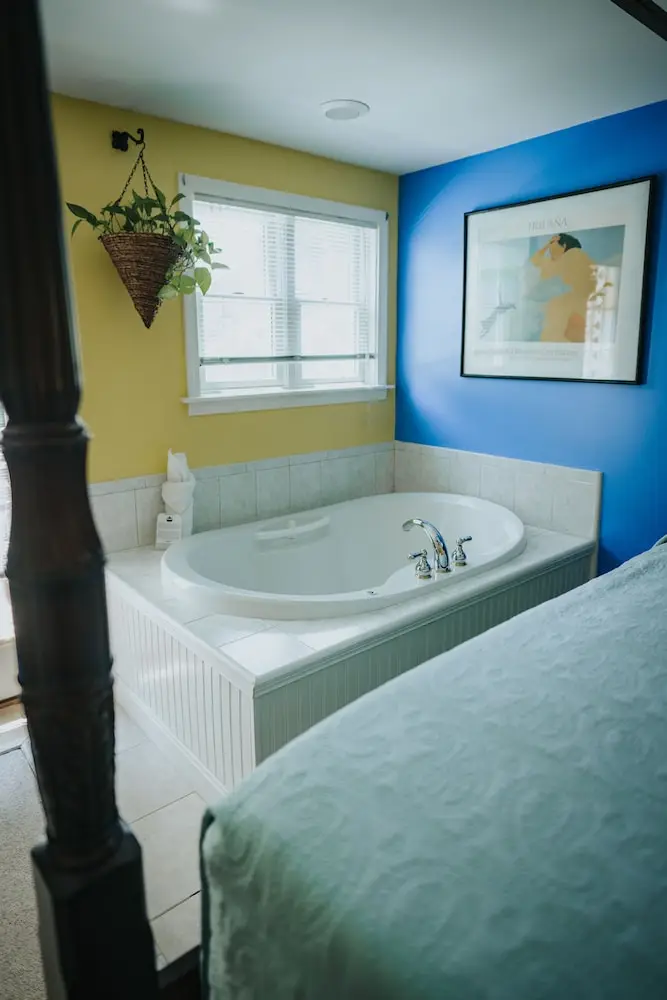 Private in-room jacuzzi tub in the Superior Suite, 2 Bedrooms, Jetted Tub, Pool View at The Rugosa