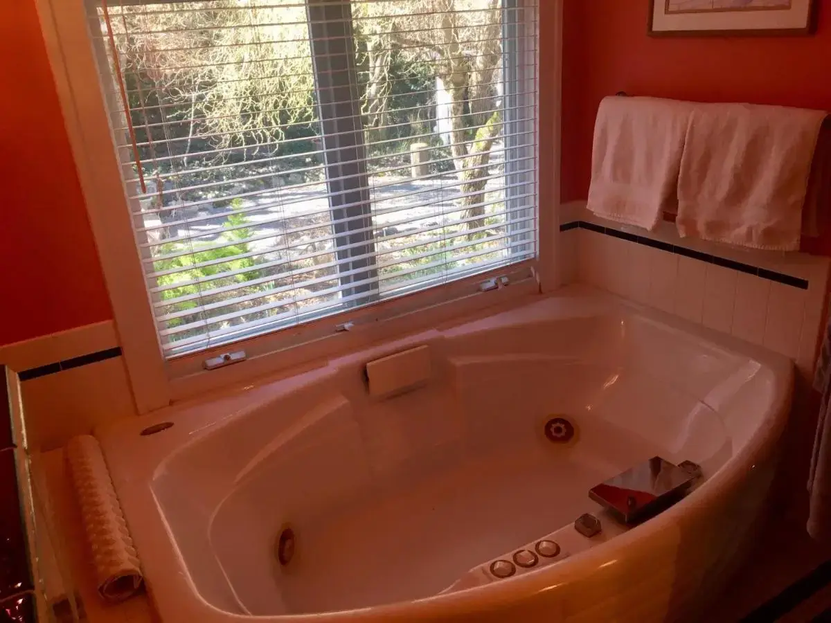 Gallery image of The Villa Bed & Breakfast in Tacoma