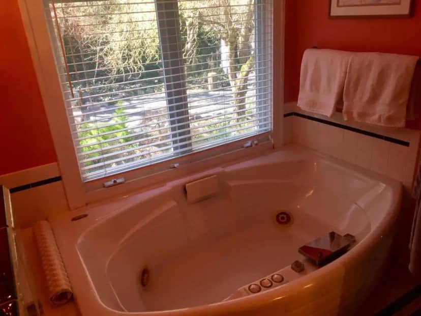 Gallery image of The Villa Bed & Breakfast in Tacoma