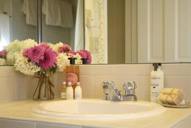 The Village Inns of Blowing Rock: Hillwinds Inn — guest room