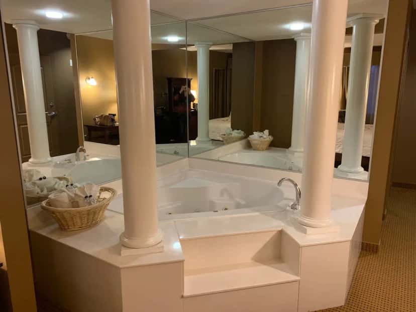 In-room hot tub at The Wildwood Hotel in Wildwood, MO