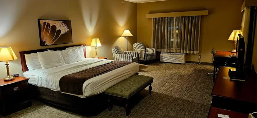 Hotels with jacuzzi in room in Quincy