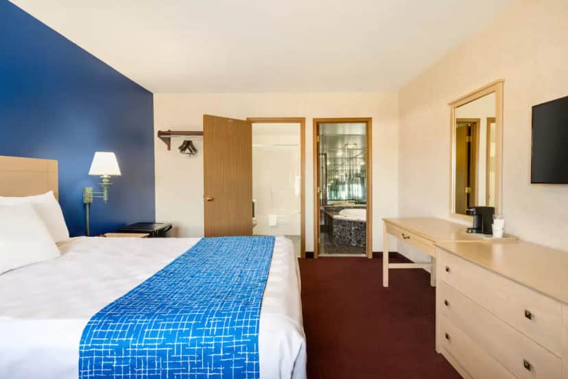 Private in-room jacuzzi tub at Travelodge by Wyndham Niagara Falls