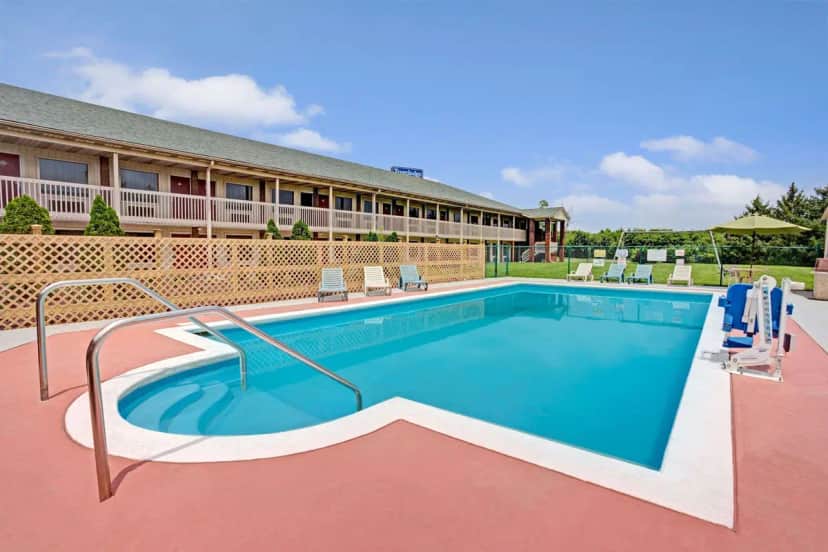 Shared outdoor hot tub at Travelodge by Wyndham Sellersburg