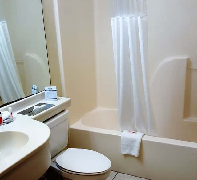 Deep soaking bathtub at Trident Inn & Suites