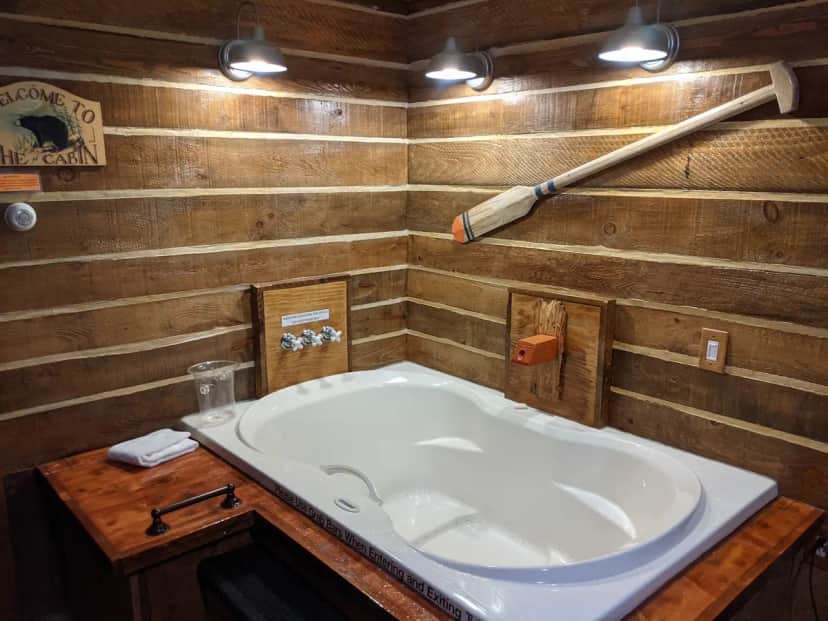 Private in-room jacuzzi at Vacationland Inn & Suites