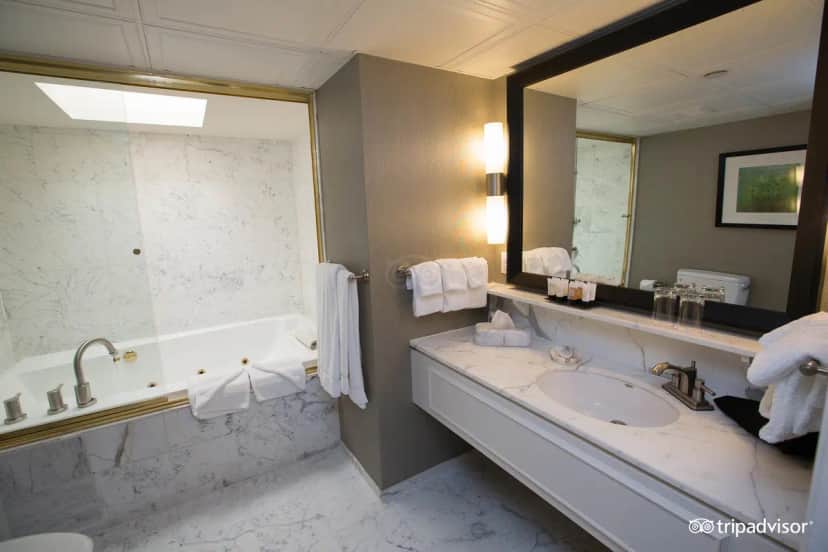 Warwick Seattle hotel photo 1 in Belltown, Washington