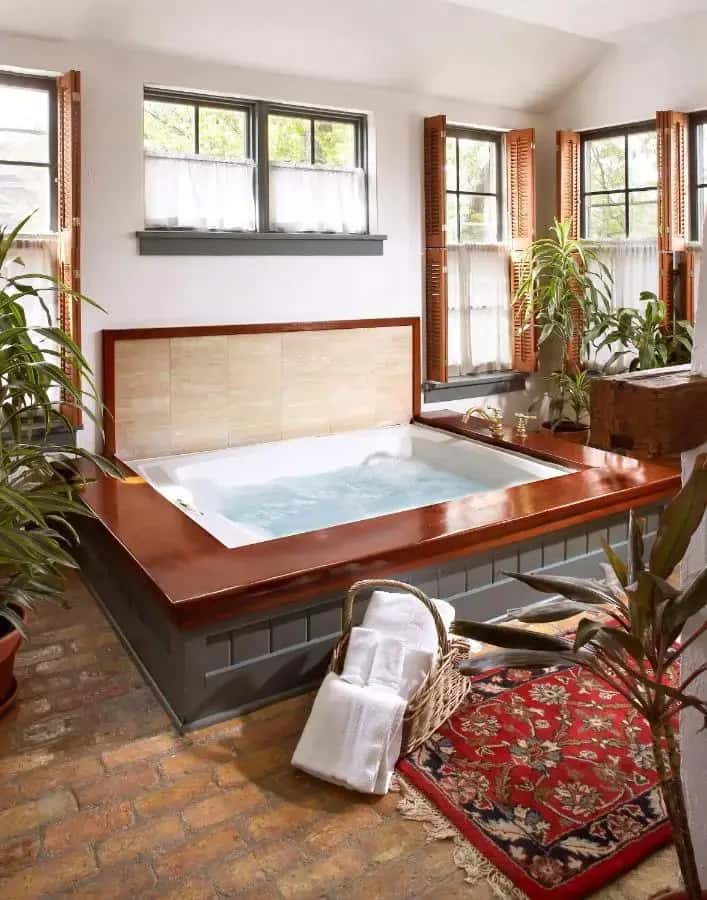 In-room hot tub at Washington House Inn in Cedarburg, WI