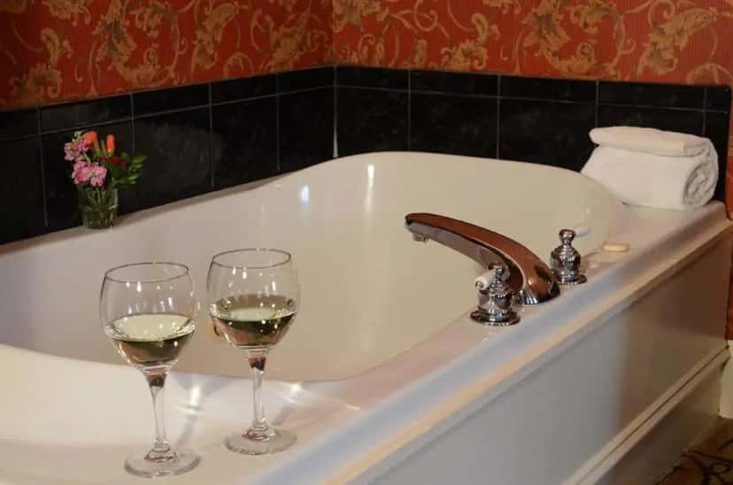 In-room hot tub at Water Street Inn in Lake Elmo, MN