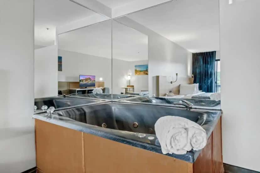 In-room hot tub at Waterbird Lakeside Inn in Chesterton, IN