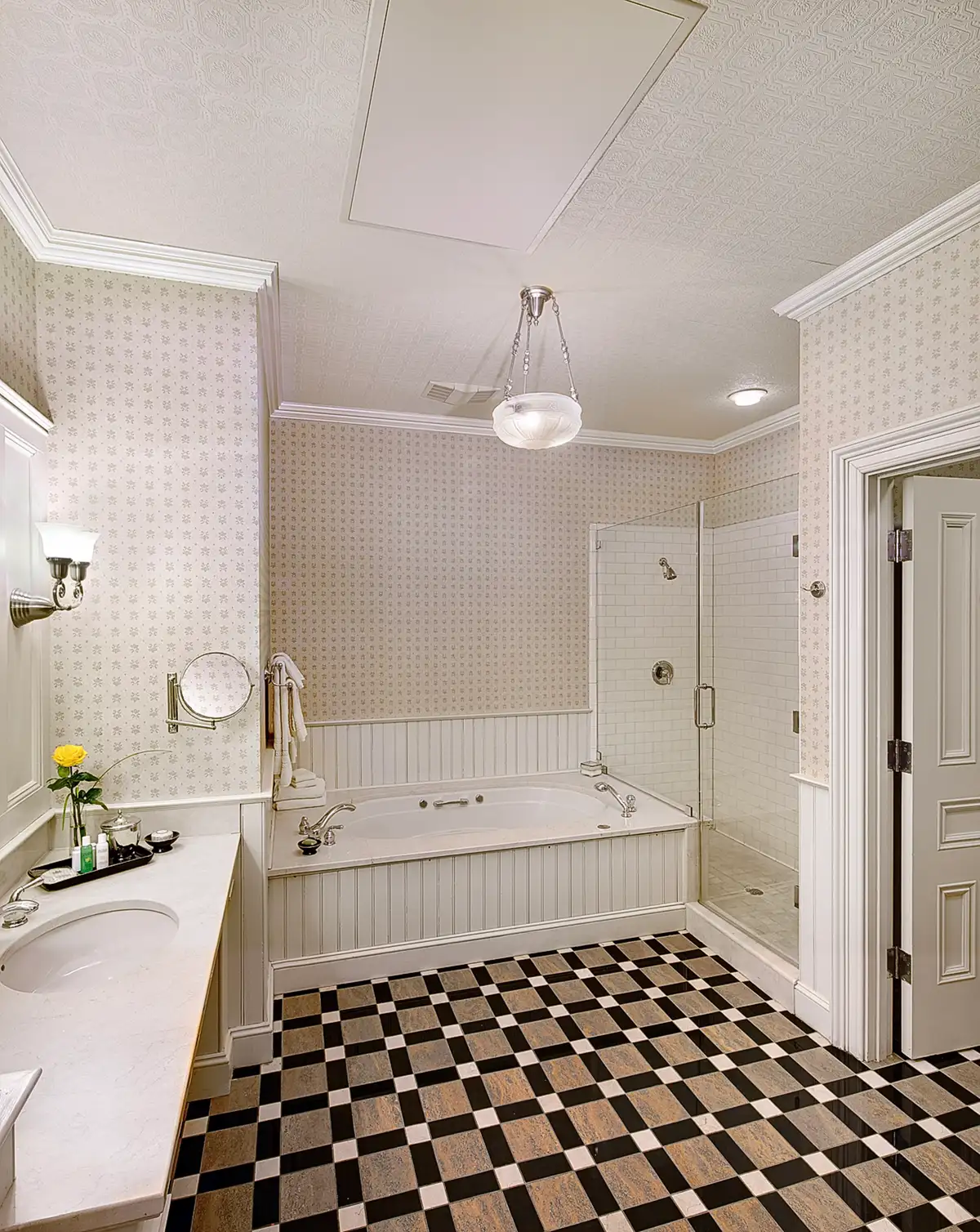 wentworth-mansion-bathroom-2400-3000-pixels-1