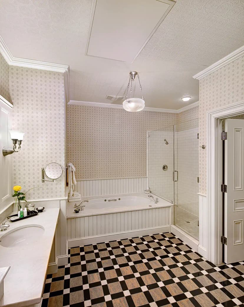 Hotels with jacuzzi in room in Charleston