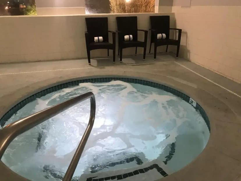 Hotels with jacuzzi in room in West Valley City