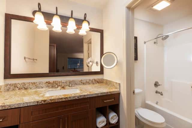Deep soaking bathtub at Westgate Branson Woods Resort