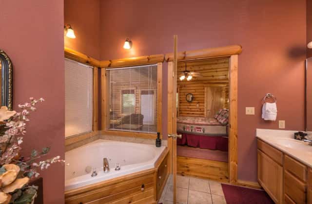 Jetted bathtub at Westgate Branson Woods Resort
