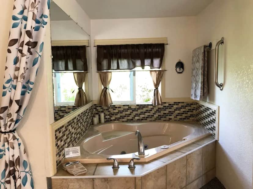 Private in-room jacuzzi tub in the 4. Ebb Tide (No Pets) Jetted Tub at Wheeler on the Bay Lodge