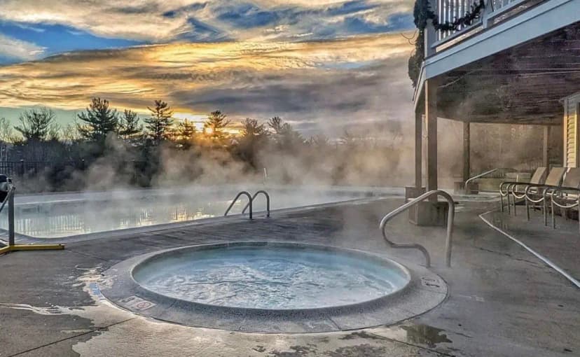 Hotels with jacuzzi in room in North Conway