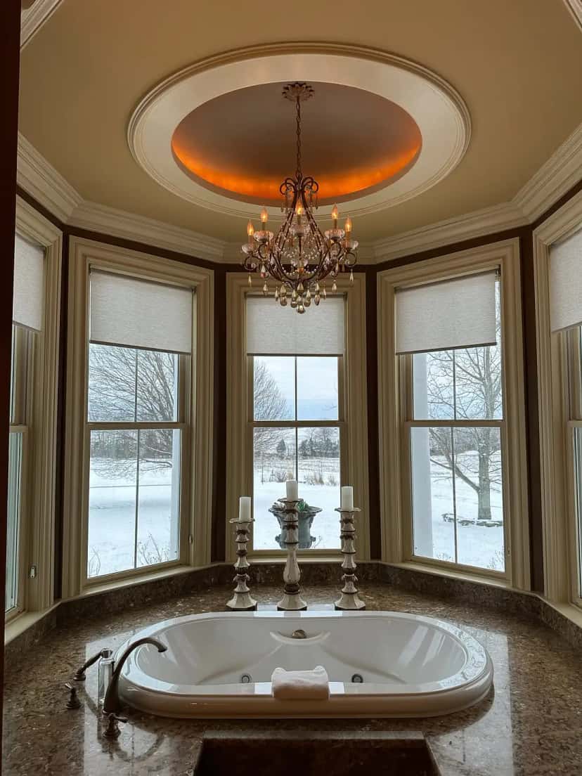 In-room hot tub at Wildflower Ranch Inn in Springfield, KY