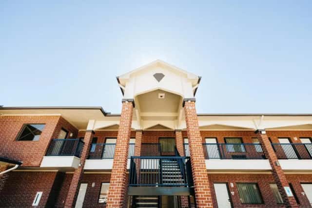 Winchester Inn & Suites Humble/IAH/North Houston — guest room