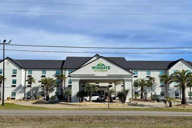 Wingate by Wyndham Biloxi / Ocean Springs — guest room
