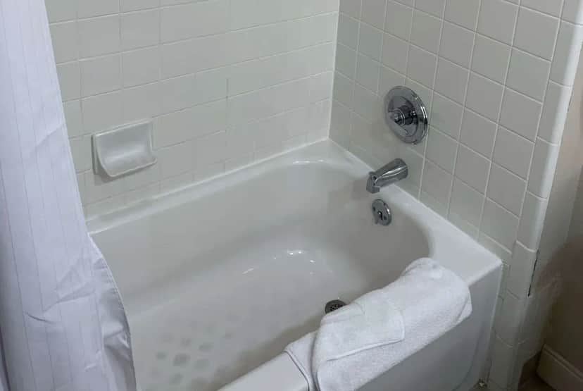 Deep soaking bathtub at Wingate by Wyndham Brighton