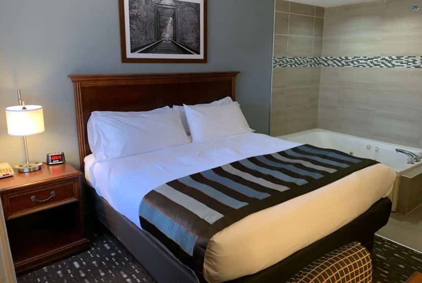 In-room hot tub at Wingate by Wyndham Brighton in Brighton, MI