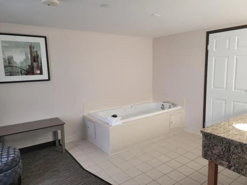 Hotels with jacuzzi in room in Lima