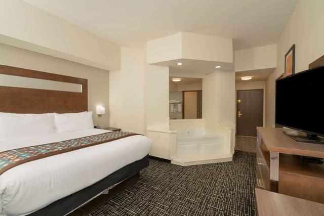Jetted bathtub