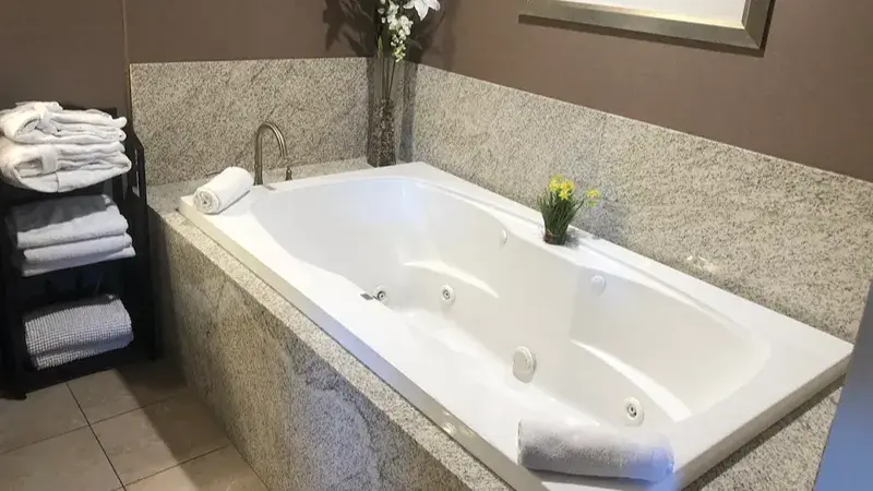 Hotels with jacuzzi in room in Saint George