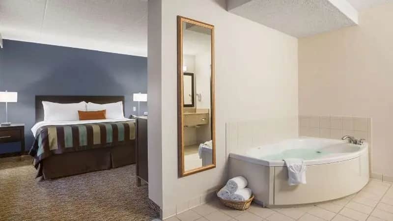 Wingate by Wyndham Sylvania hotel photo 1 in Sylvania, Ohio