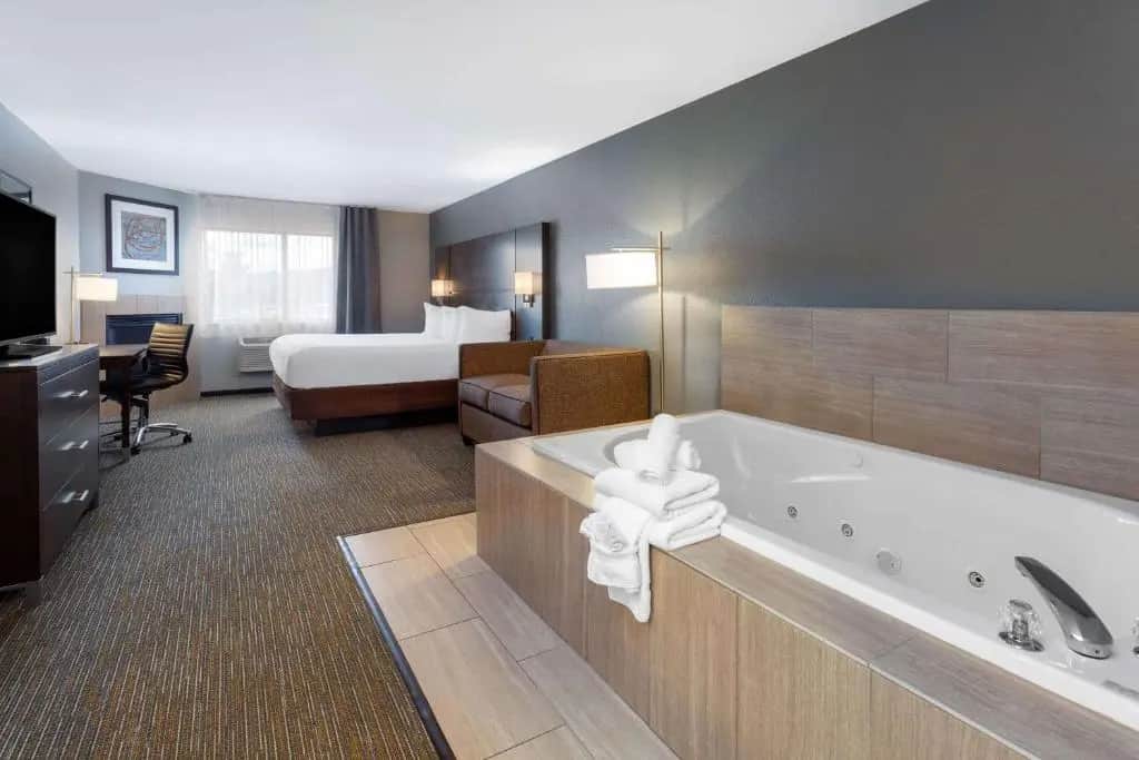 Private in-room jacuzzi in the Superior King Suite with Jetted Tub - Non-Smoking at Wingate by Wyndham Wisconsin Dells Waterpark
