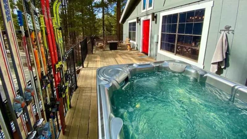 Winter Getaway Spa Fire-table Close to slopes hotel photo 1 in Big Bear, California