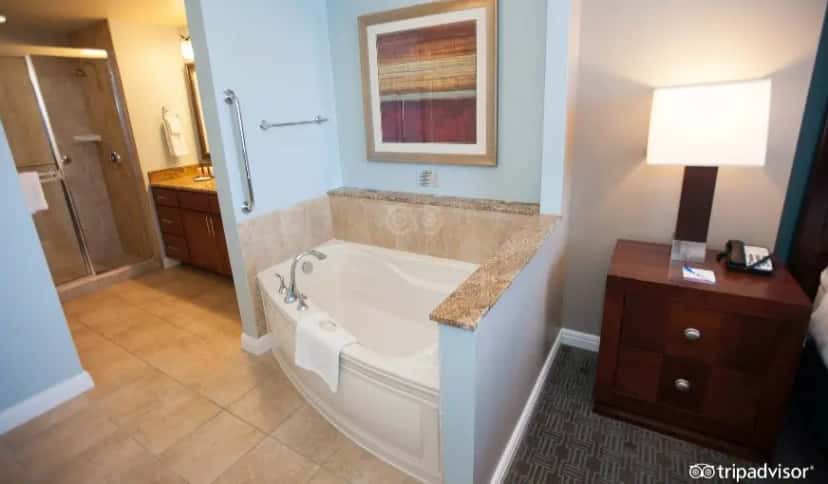 In-room hot tub at Wyndham Vacation Resorts at National Harbor in National Harbor, MD