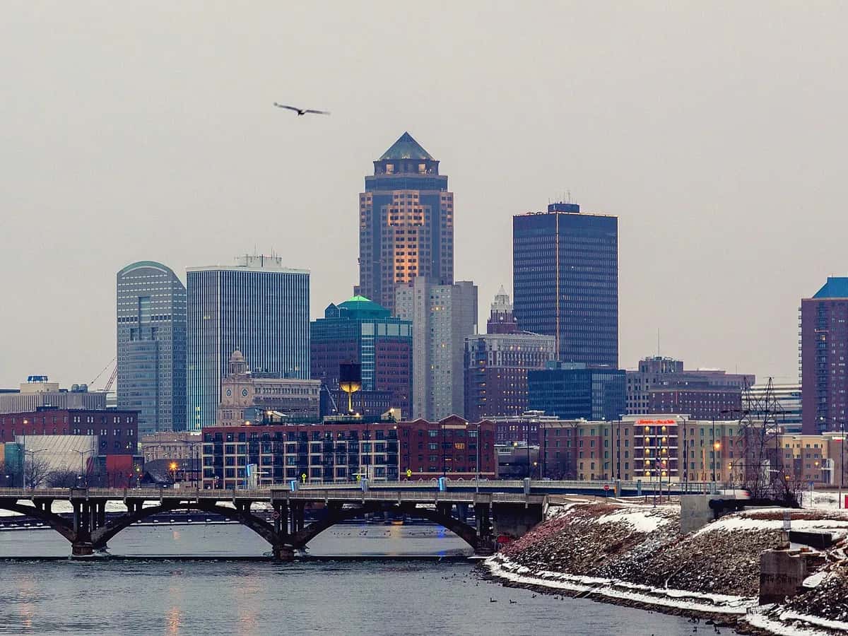 Iowa State Capitol and the Des Moines skyline