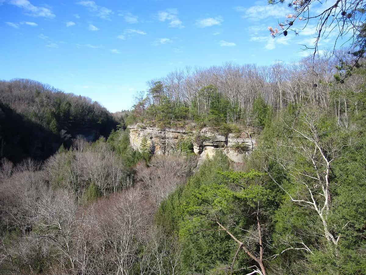 Old Man's Cave gorge in Hocking Hills, Ohio