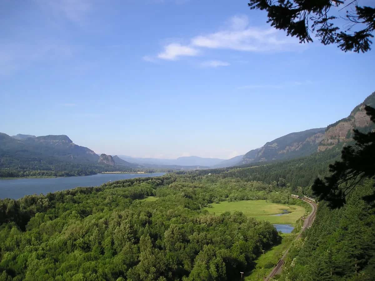 Multnomah Falls in the Columbia River Gorge