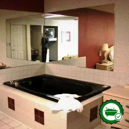 Deep soaking bathtub