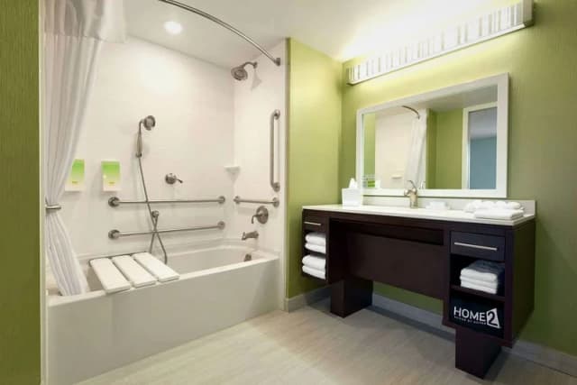 Jetted bathtub