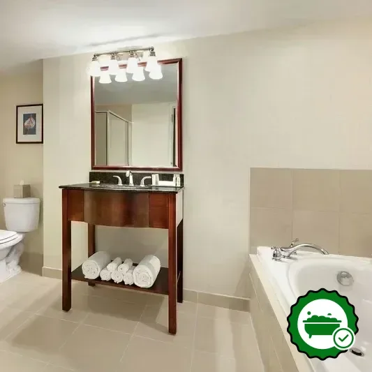 Deep soaking bathtub