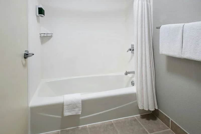 Courtyard Annapolis - Featured hot tub