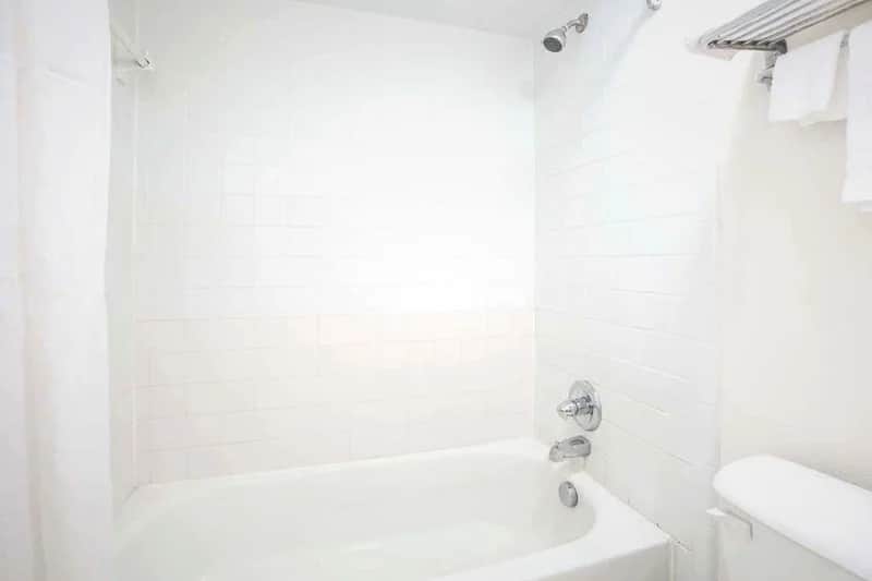 Super 8 by Wyndham Augusta - Featured hot tub