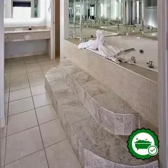Deep soaking bathtub