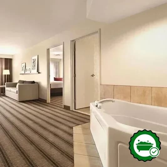 Deep soaking bathtub