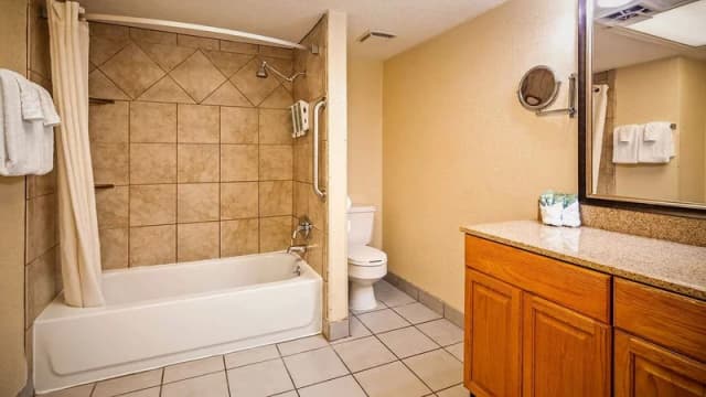 Deep soaking bathtub