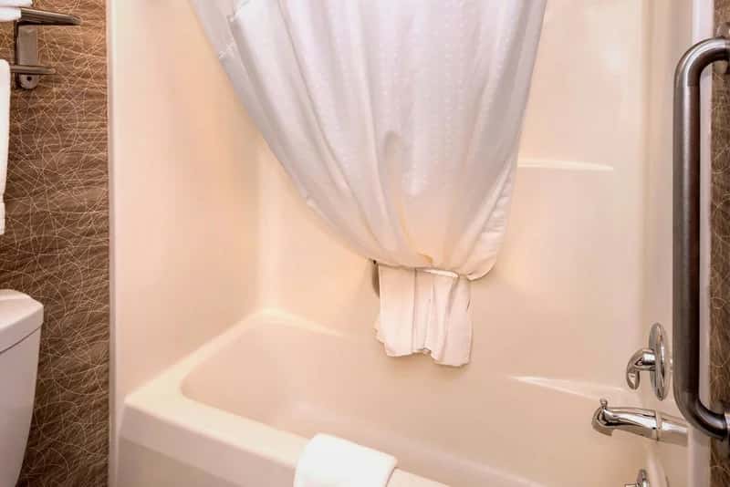Holiday Inn Express & Suites Bucyrus By IHG - Featured hot tub
