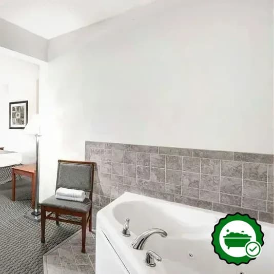 Jetted bathtub