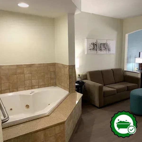 Jetted bathtub