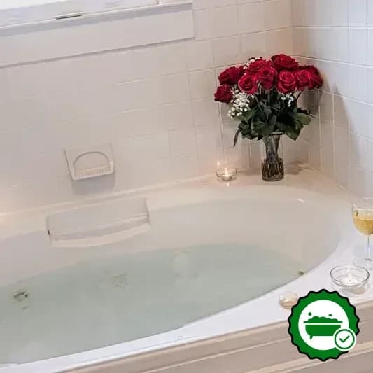 Deep soaking bathtub