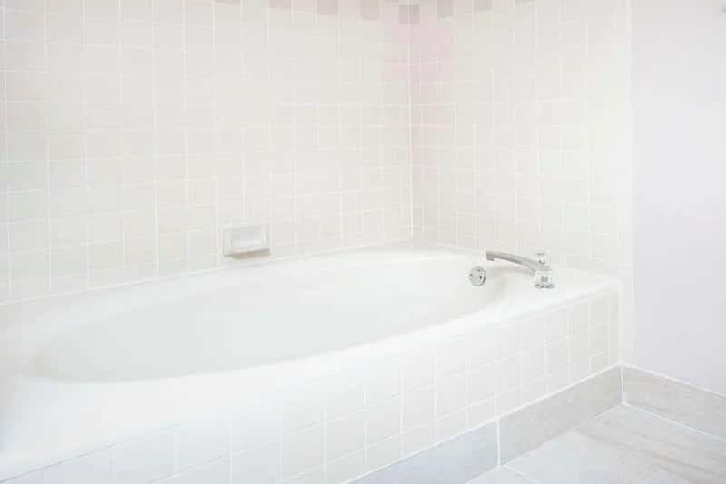Baymont by Wyndham Clarksville Northeast - Featured hot tub