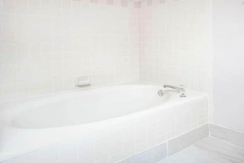 Baymont by Wyndham Clarksville Northeast - Featured hot tub